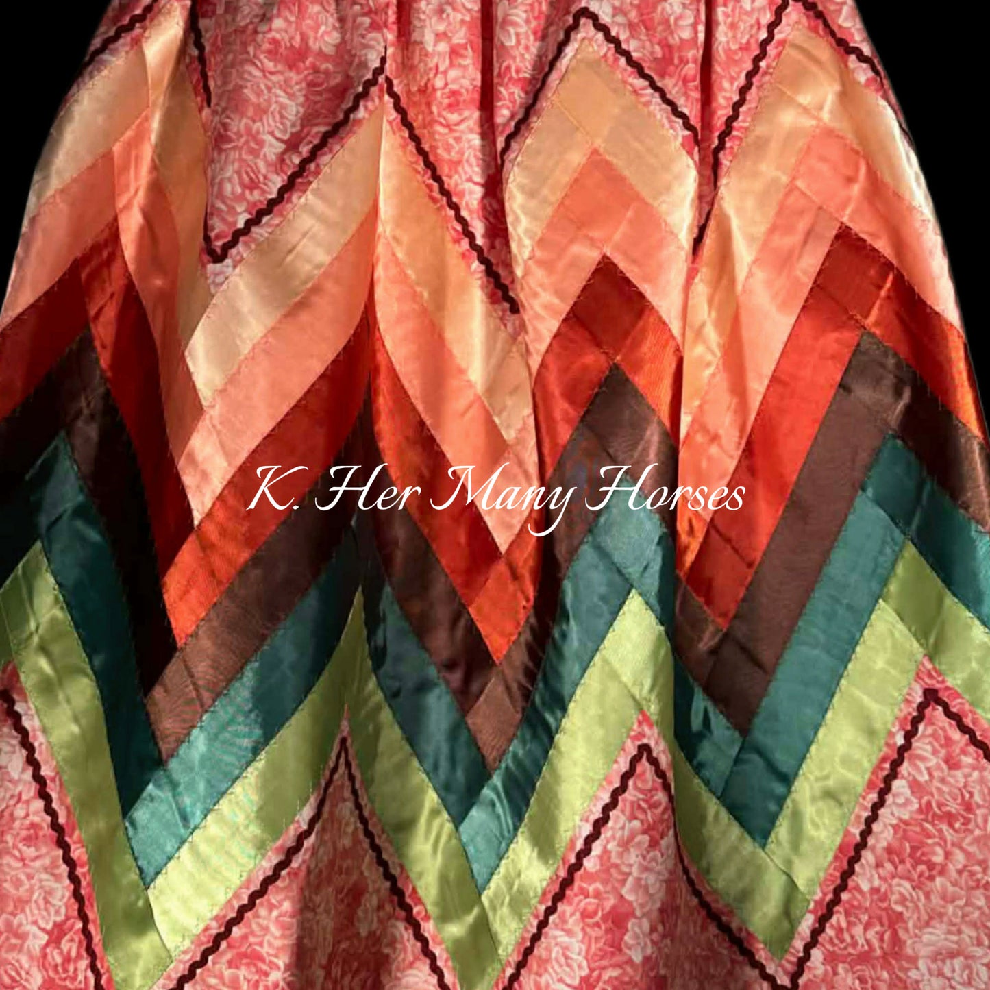 Plus-Size Zig Zag Ribbon Skirt