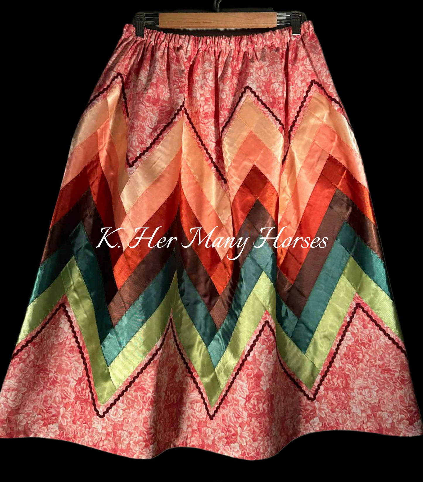 Plus-Size Zig Zag Ribbon Skirt